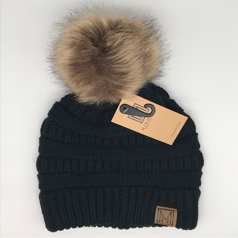 Mirmaru Knit Hat Faux Fur PomPom NWT Black & Brown PomPom